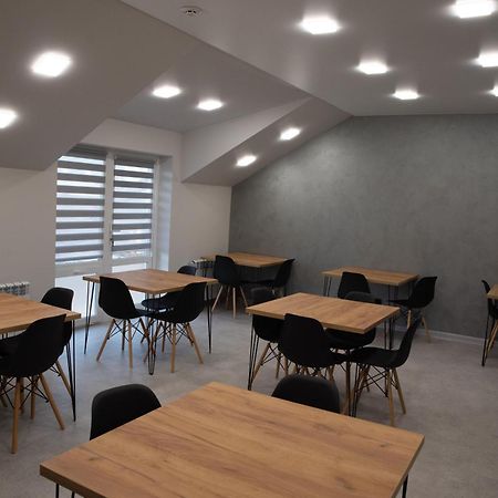 Готельні Кімнати Bodro Clinic Novovolyns'k ภายนอก รูปภาพ